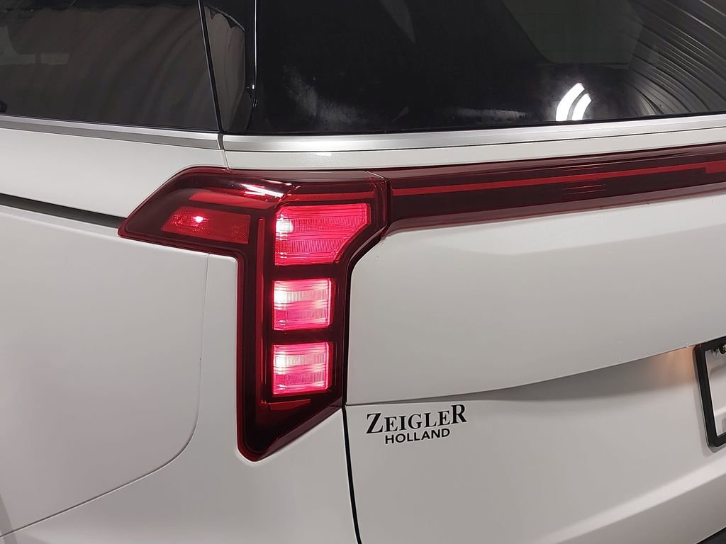 New 2026 Kia Carnival FWD image 36
