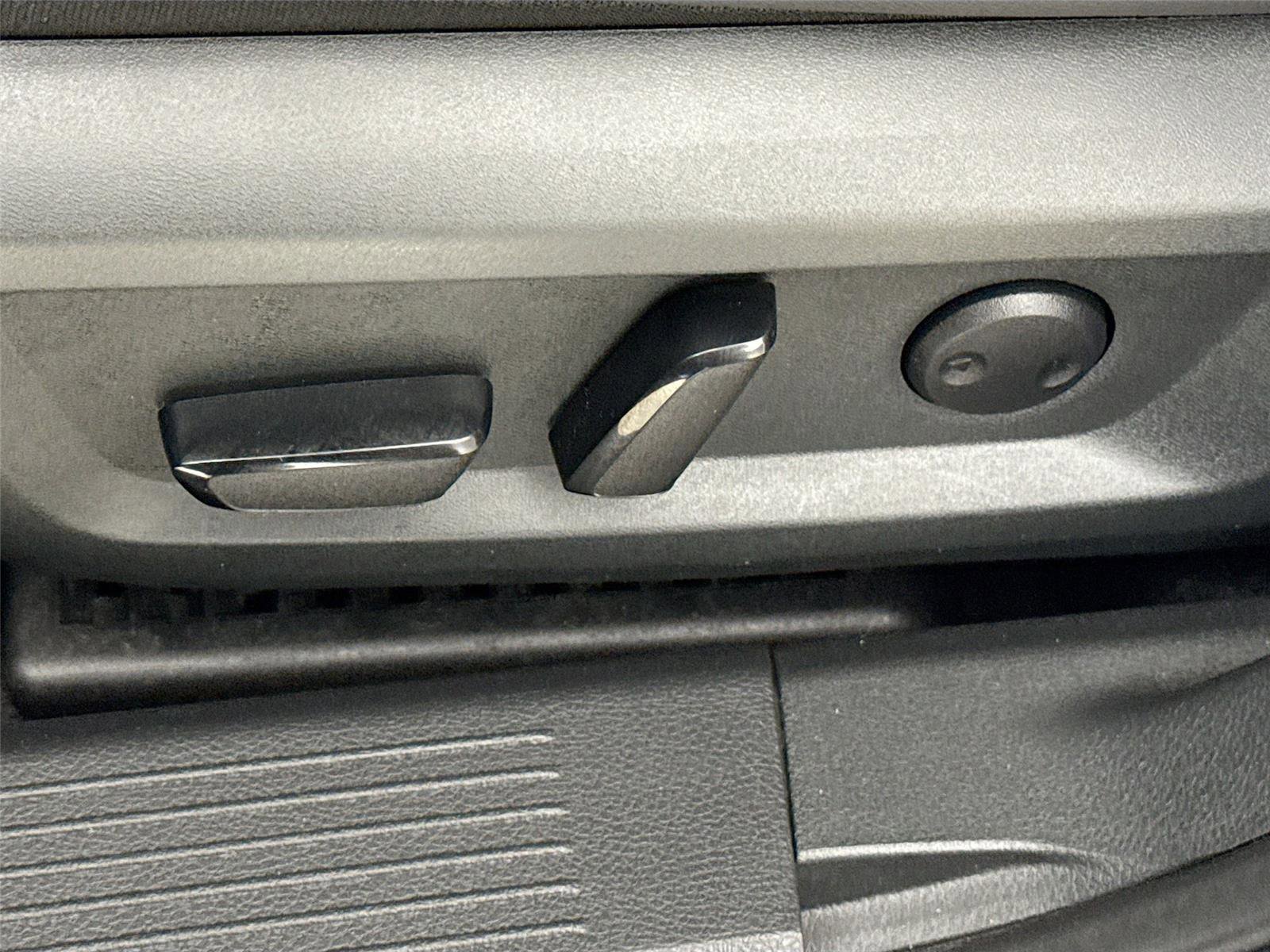 Used 2023 Nissan Rogue SL image 22