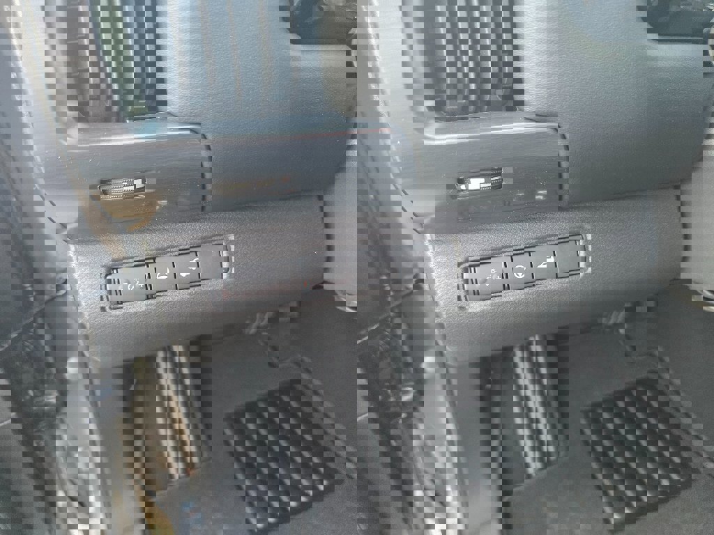 New 2026 Nissan Pathfinder SL image 19