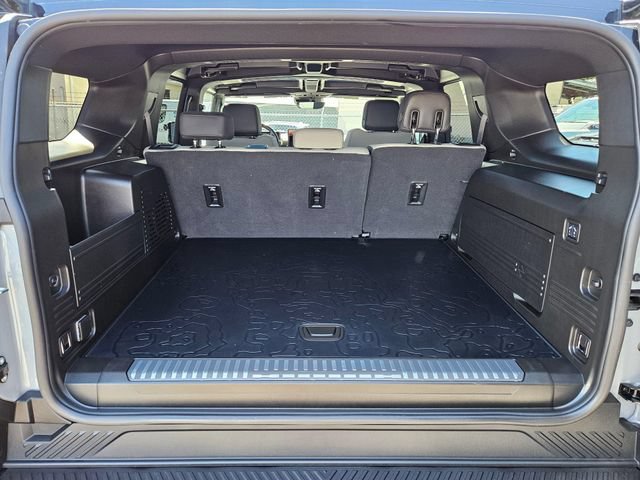Used 2026 GMC Hummer EV SUV w/ LPO, Dark Essentials Package AWD/4WD image 16