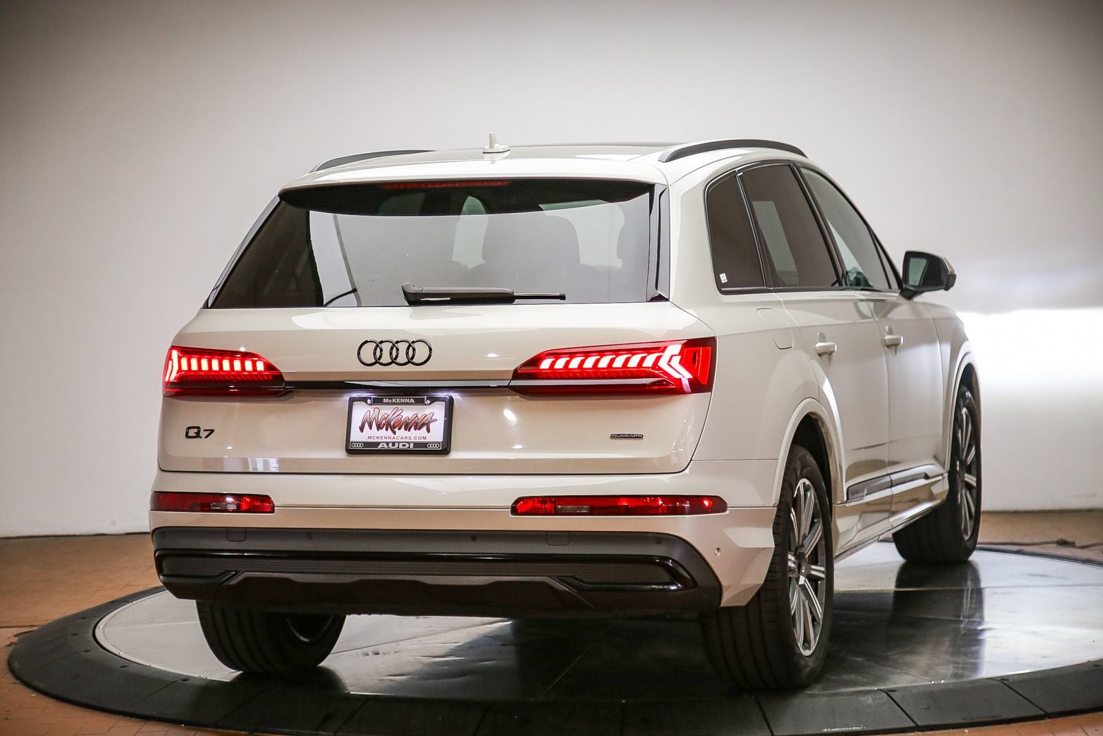 Certified 2023 Audi Q7 2.0T Premium Plus w/ Premium Plus Package AWD/4WD image 5