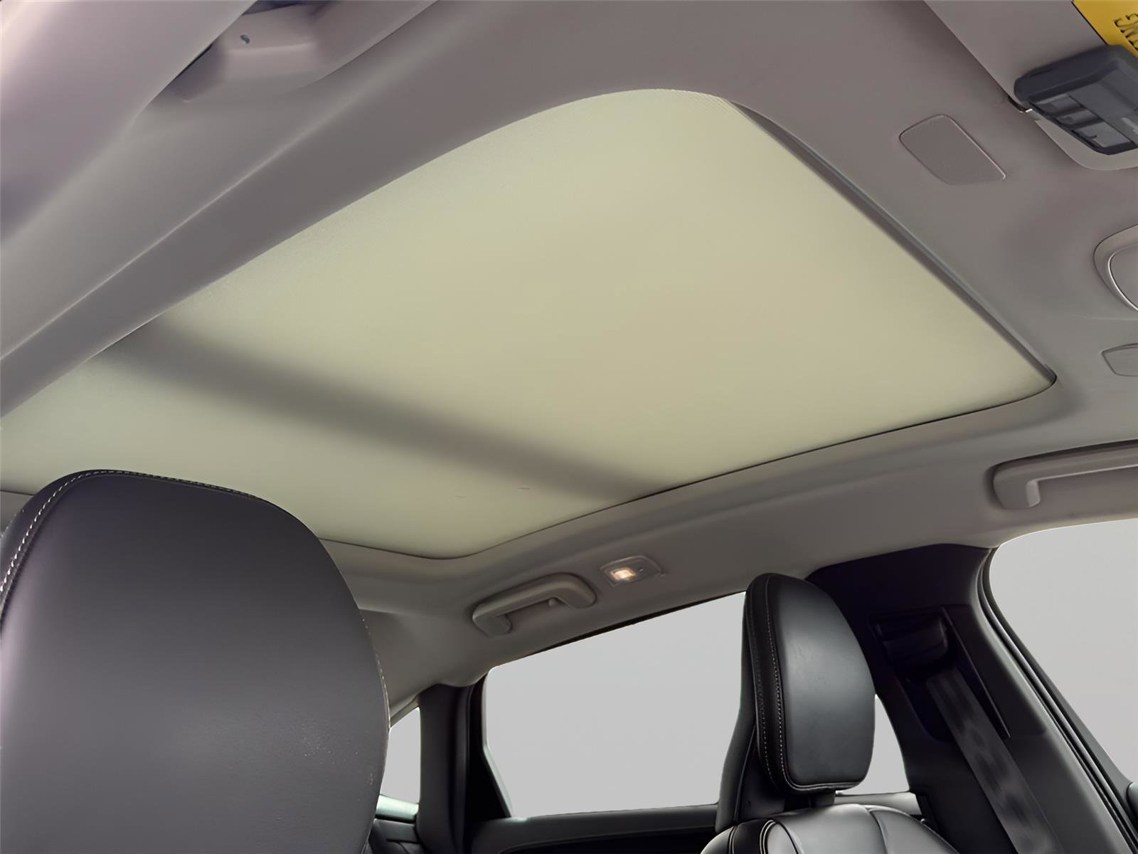 Used 2022 Volvo S90 B6 Inscription w/ Advanced Package image 45