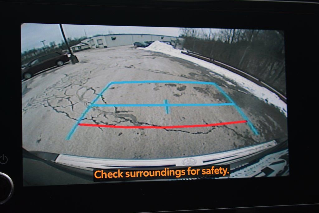 Used 2023 Toyota Highlander XLE image 17