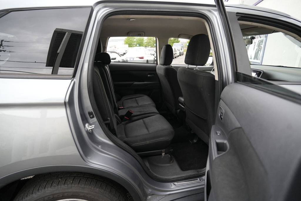 Used 2016 Mitsubishi Outlander SE AWD/4WD image 33