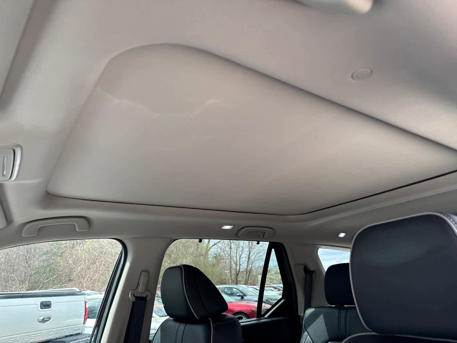 Used 2025 Honda Pilot Elite image 15