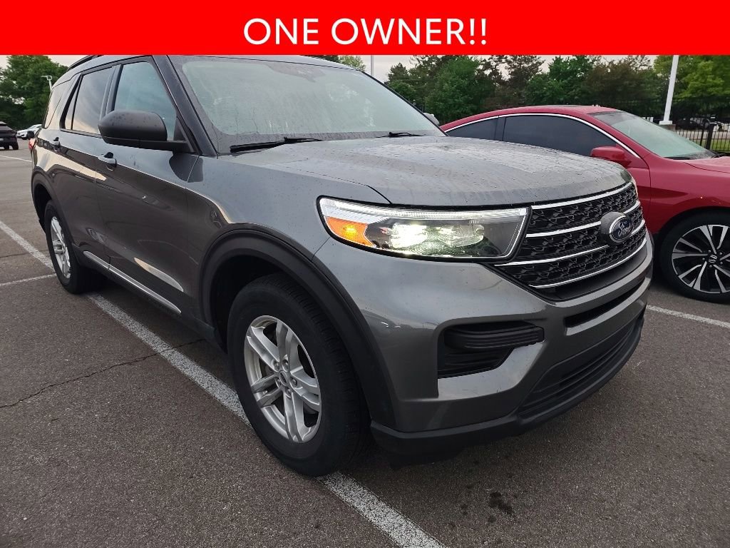 Used 2024 Ford Explorer XLT AWD/4WD image 3