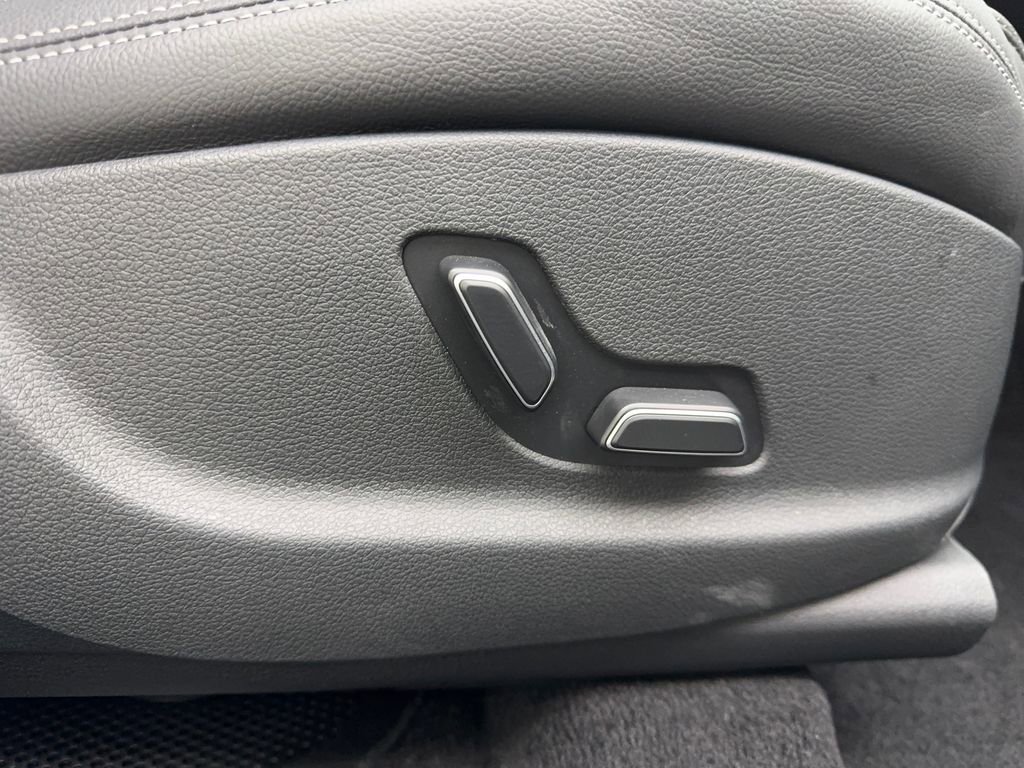 Used 2026 Genesis GV70 2.5T image 47