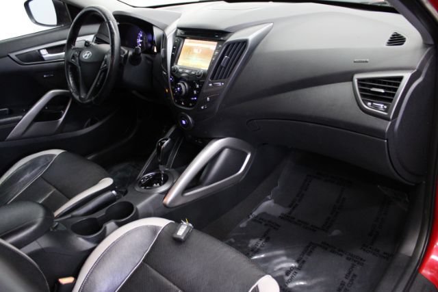 Used 2013 Hyundai Veloster Turbo FWD image 23