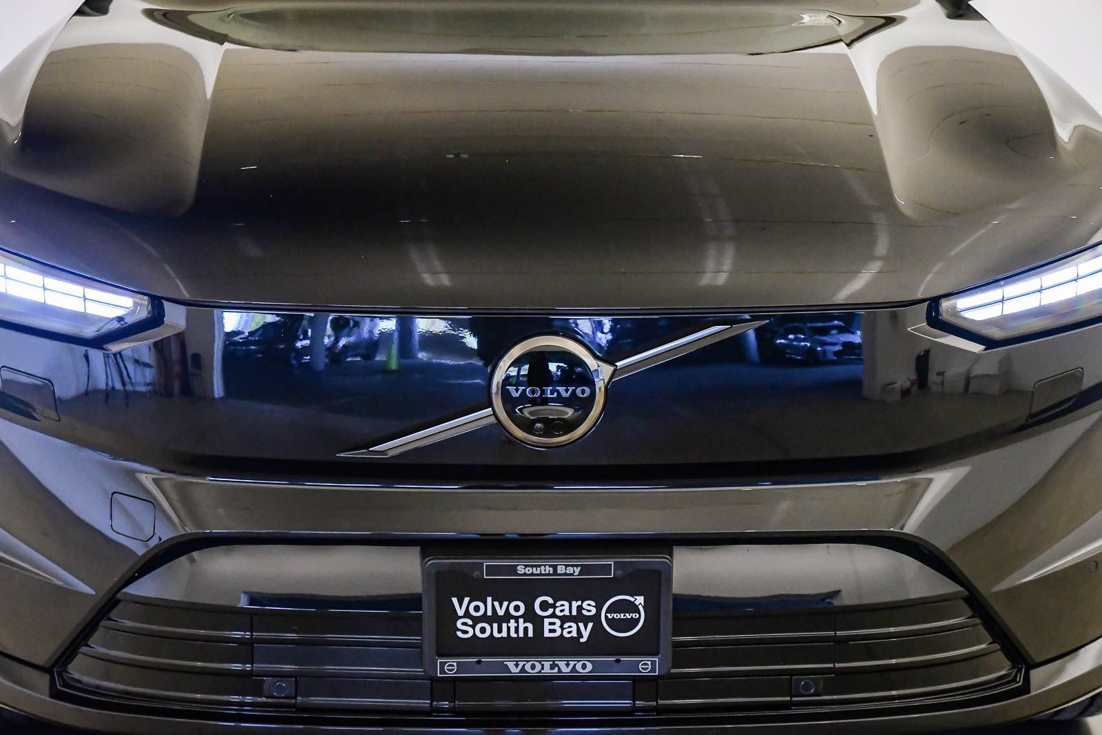 Certified 2026 Volvo EX90 Plus AWD/4WD image 7