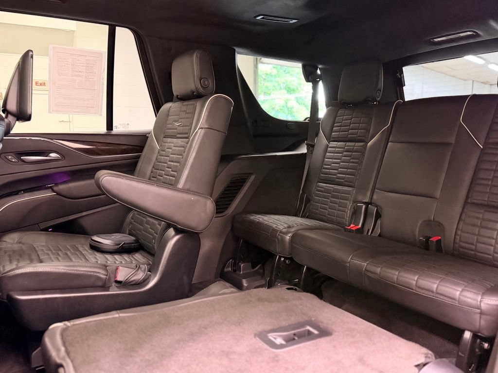 Used 2023 Cadillac Escalade Sport Platinum AWD/4WD image 26