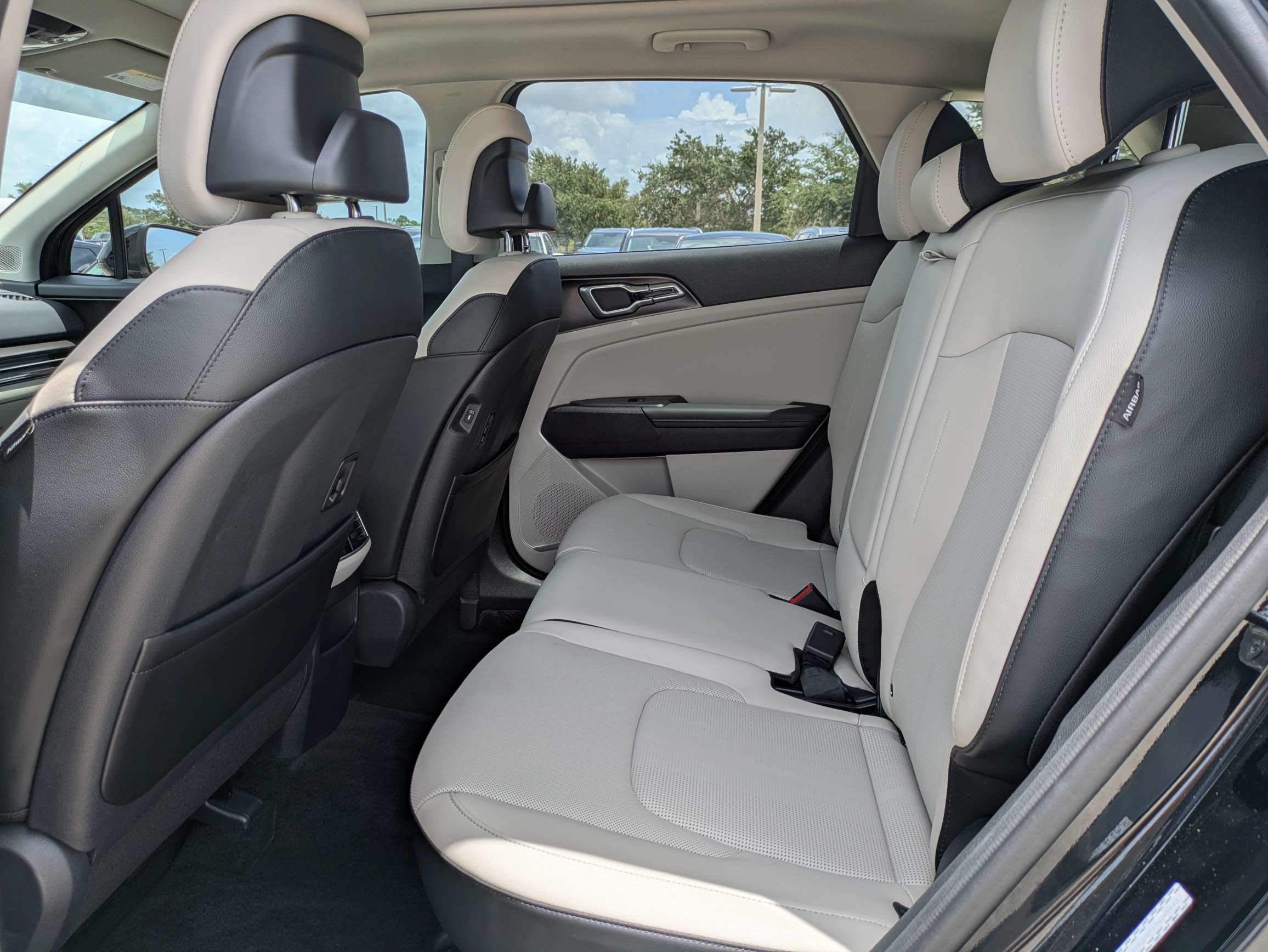 Certified 2026 Kia Sportage EX w/ EX Panorama Roof Package FWD image 16