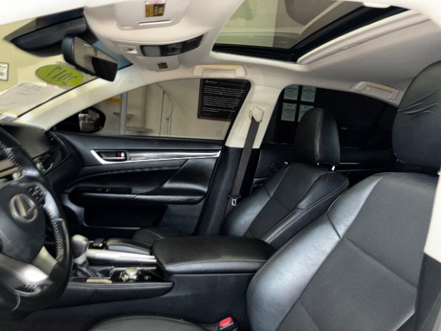 Used 2017 Lexus GS 200t w/ Preferred Accessory Package RWD image 16