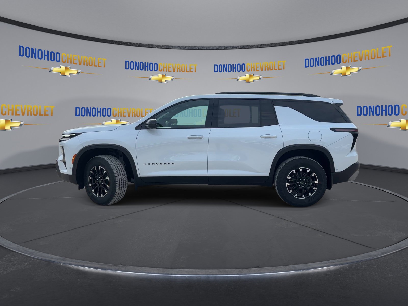 New 2026 Chevrolet Traverse Z71 w/ Enhanced Driving Package image 8