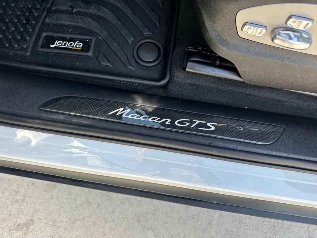 Certified 2026 Porsche Macan GTS image 23