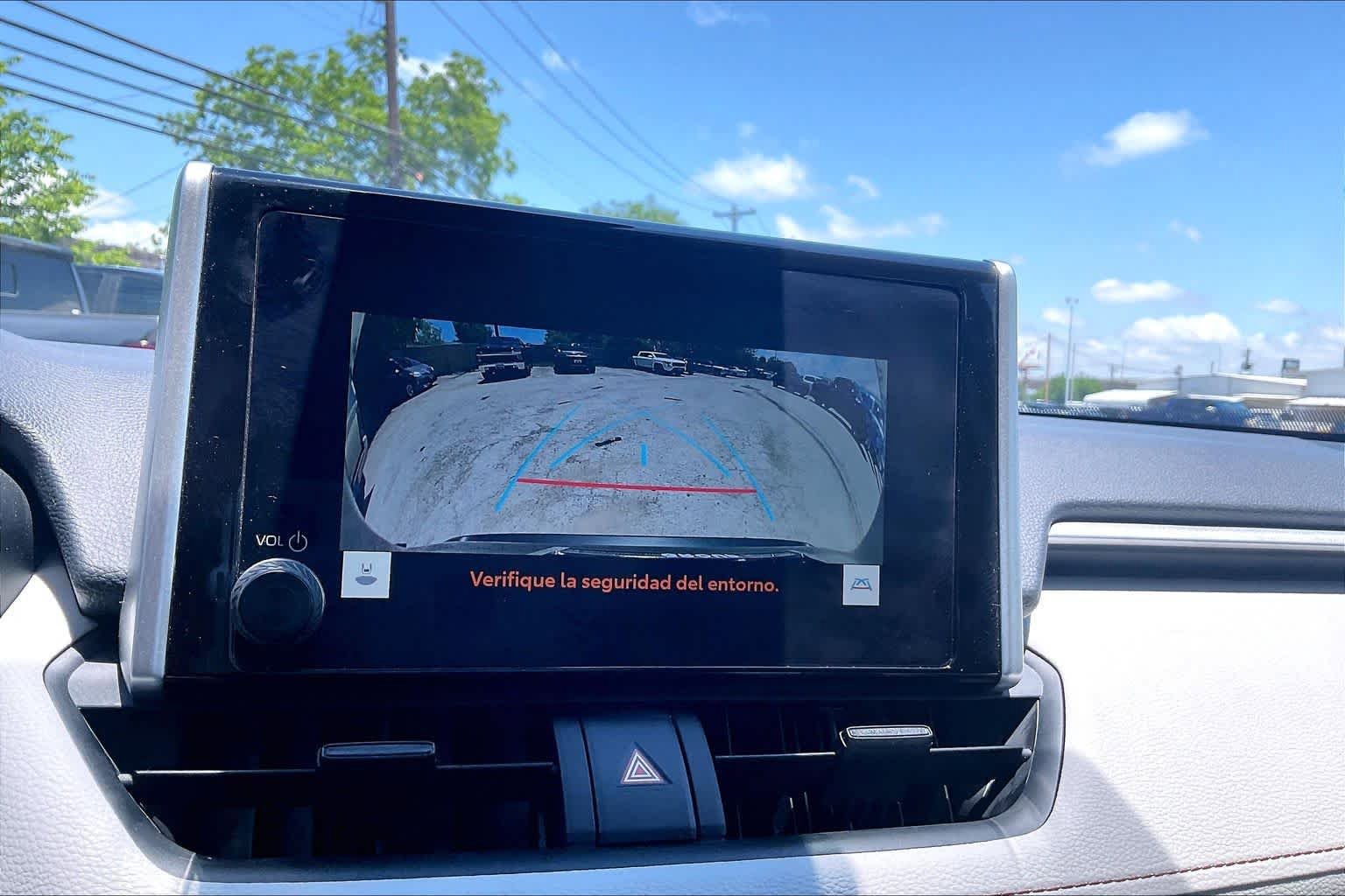 Used 2025 Toyota RAV4 XLE w/ Convenience Package FWD image 25