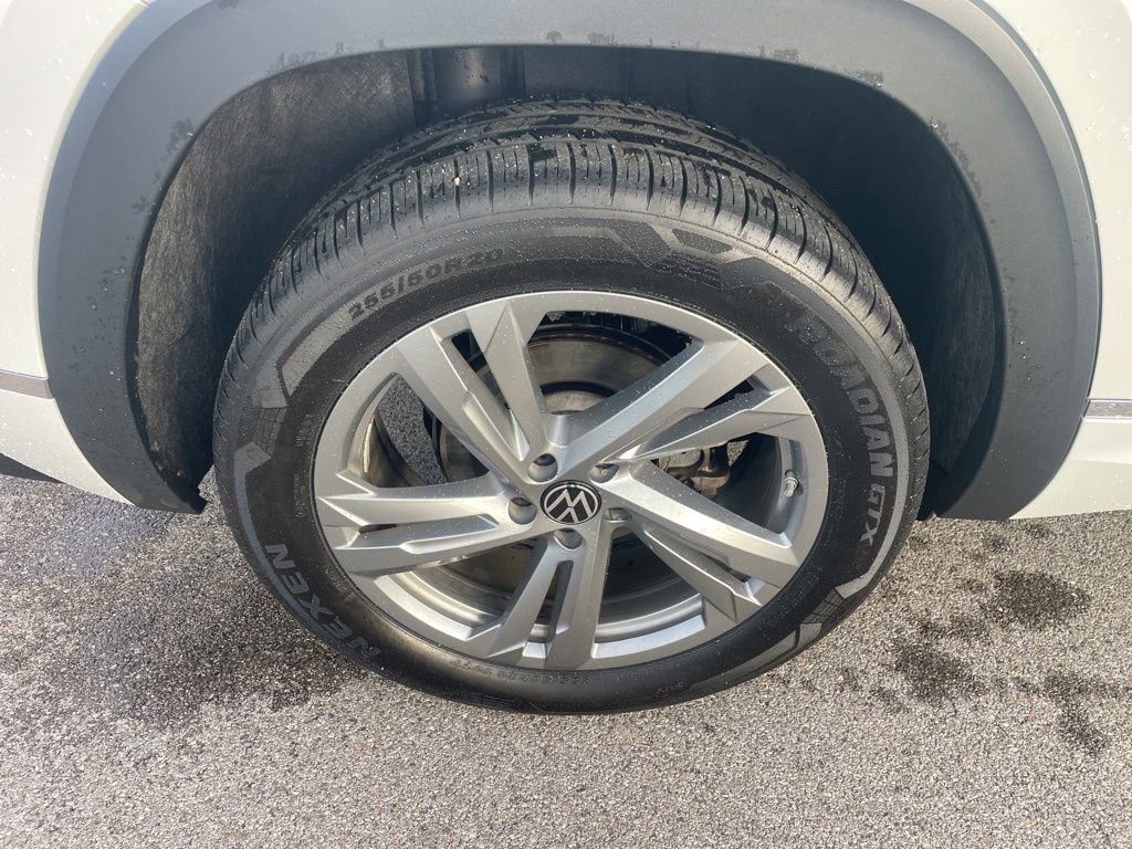 Used 2024 Volkswagen Atlas Cross Sport SEL R-Line image 15