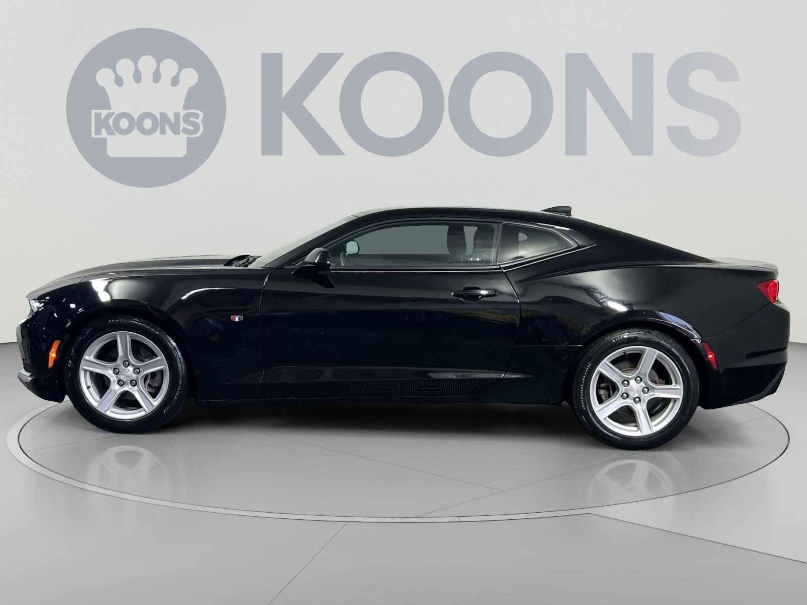 Used 2021 Chevrolet Camaro LT RWD image 7