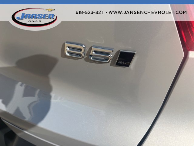 Used 2025 Volvo XC40 B5 Plus image 7