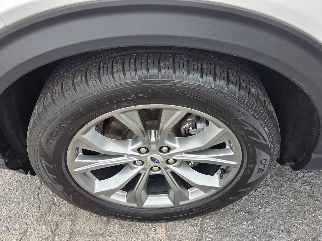 Used 2022 Ford Explorer XLT w/ Equipment Group 202A image 17