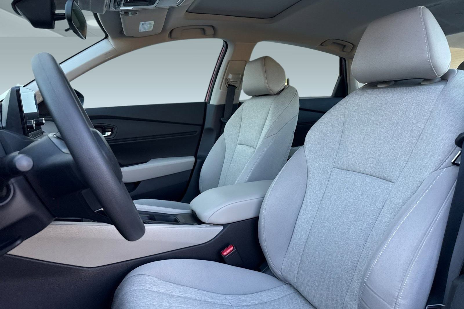 Certified 2025 Honda Accord SE image 5