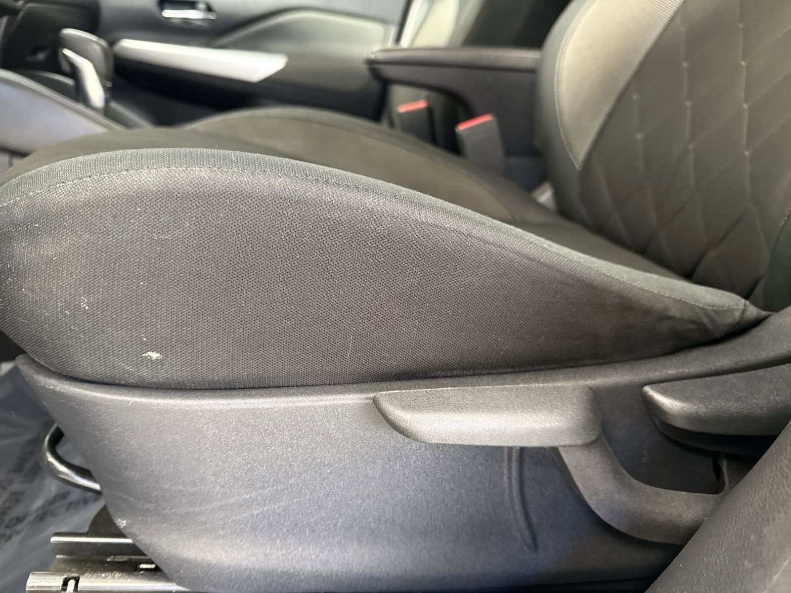 Certified 2020 Nissan Kicks SV image 22