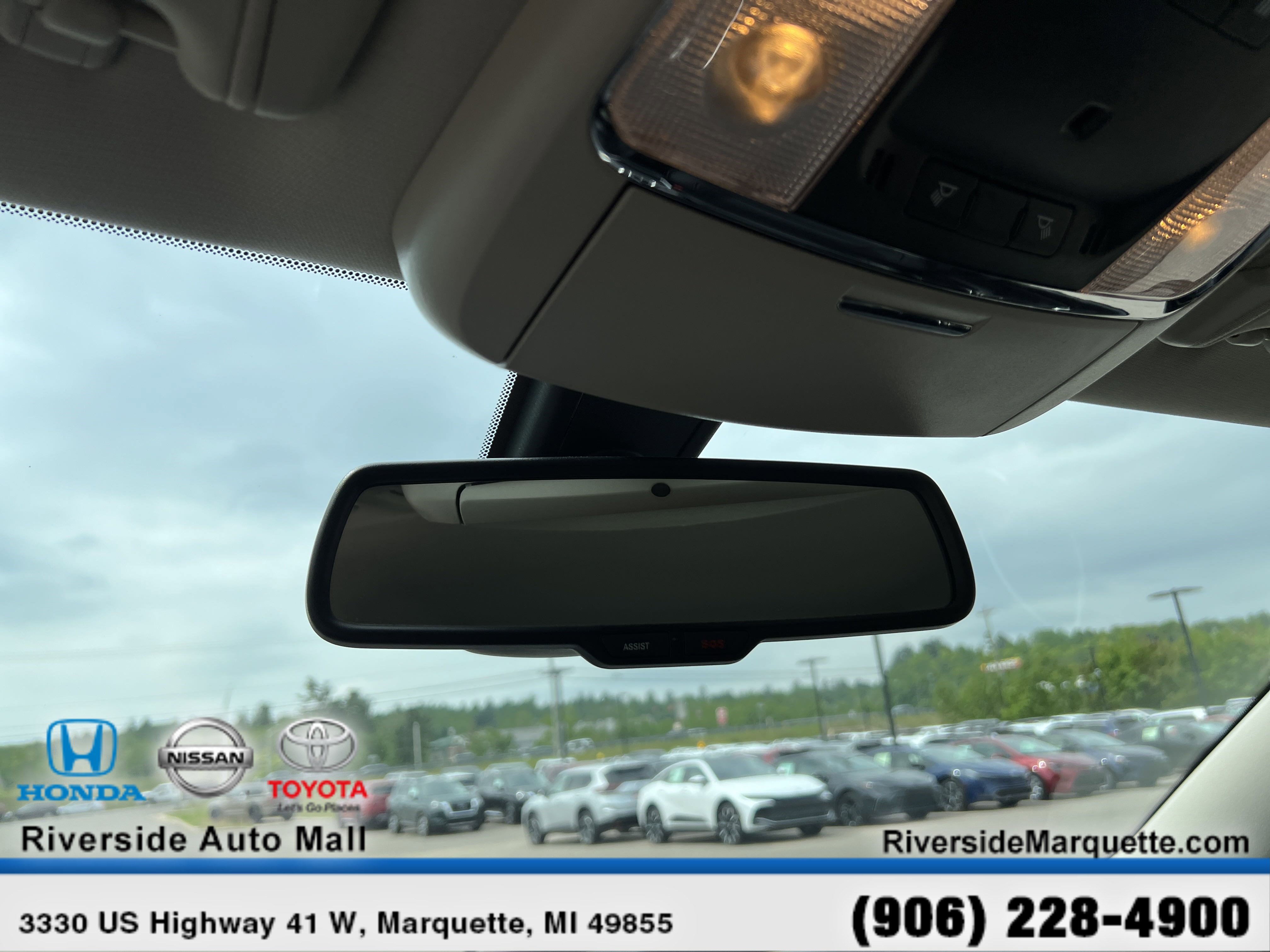 Used 2023 Chrysler 300 Touring L w/ Comfort Group image 19