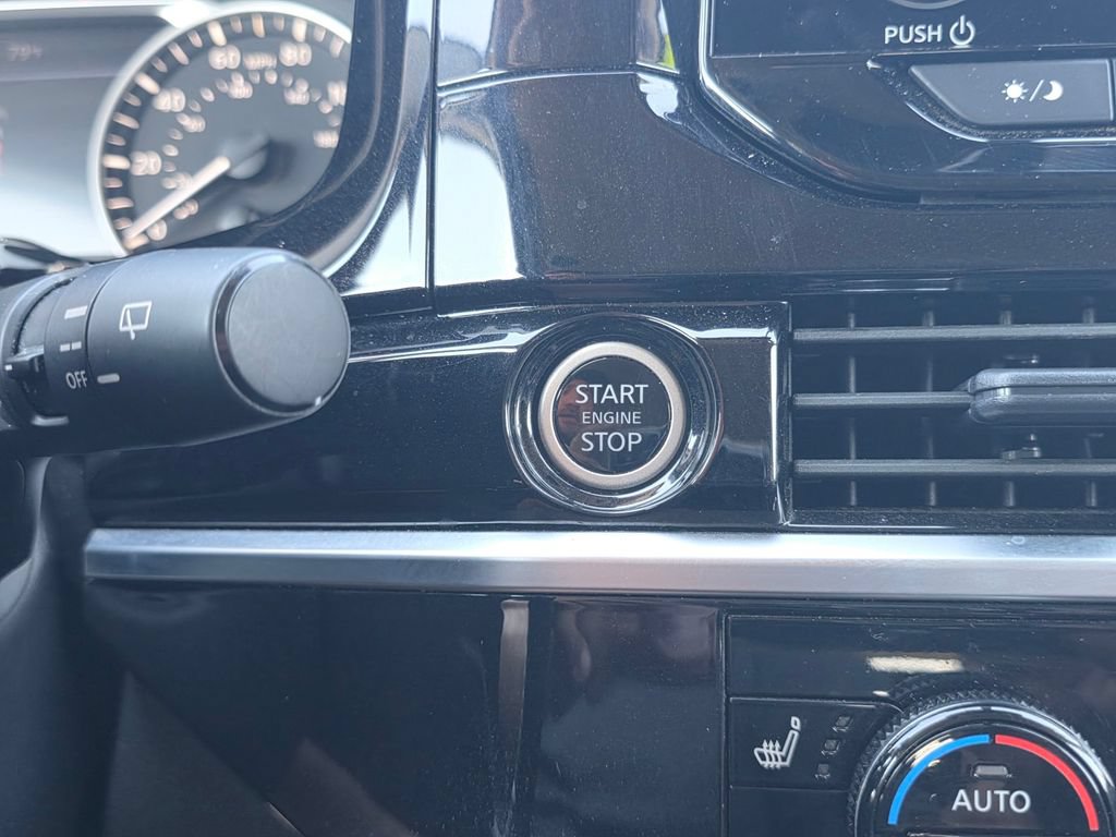 Used 2024 Nissan Pathfinder SV FWD image 28