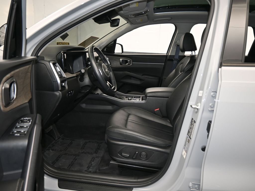 Used 2023 Kia Sorento X-Line EX image 12