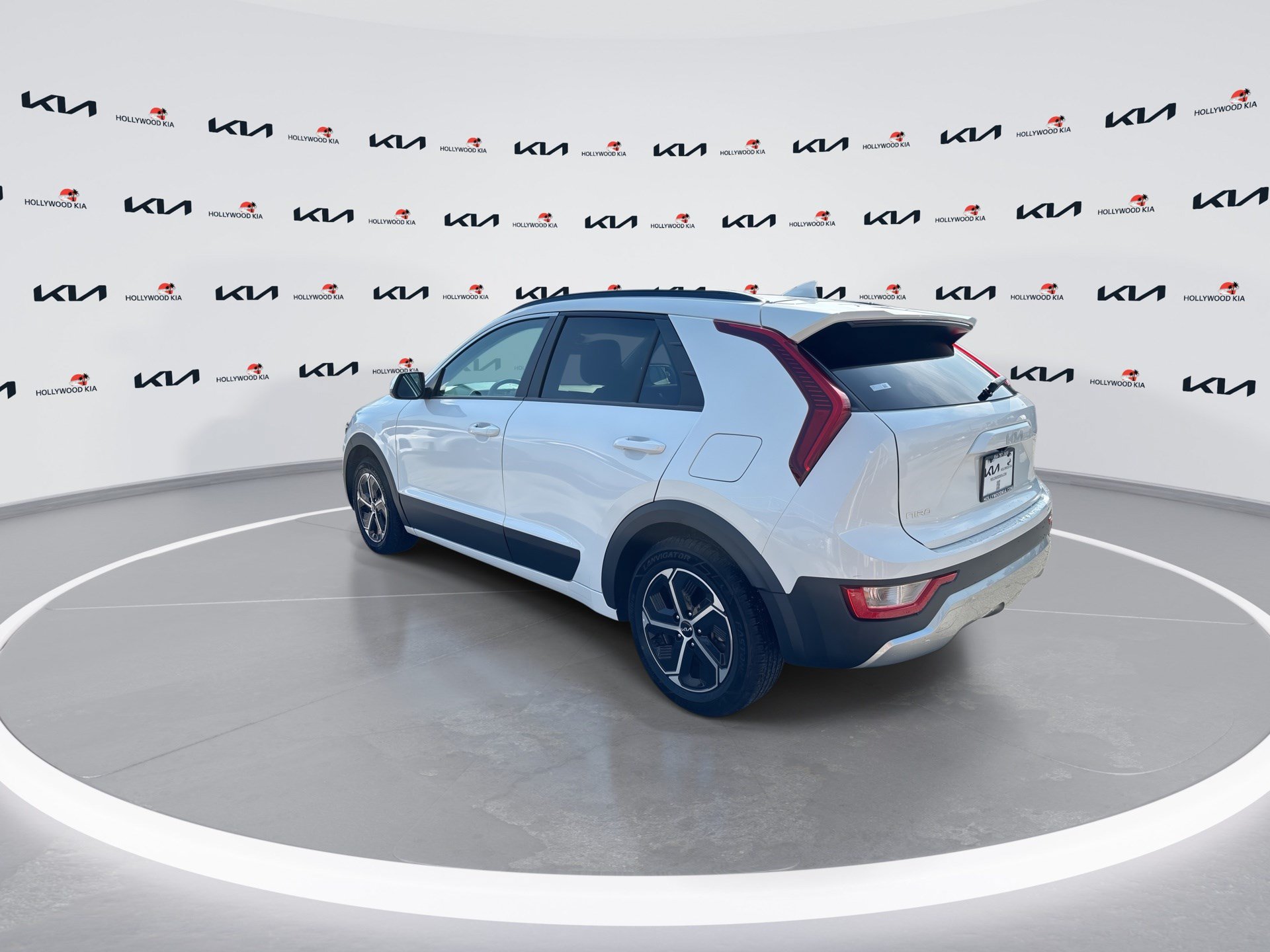 Used 2024 Kia Niro LX FWD image 6