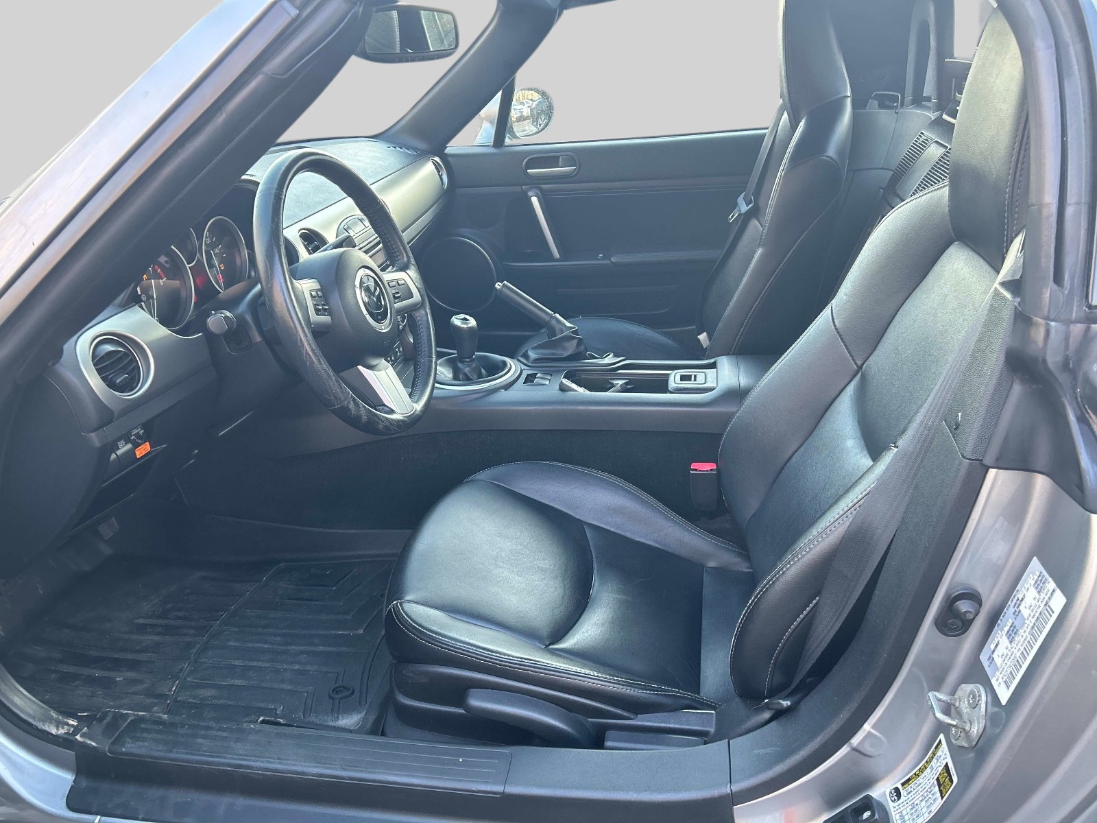 Used 2010 MAZDA MX-5 Miata Grand Touring w/ Premium Pkg image 9