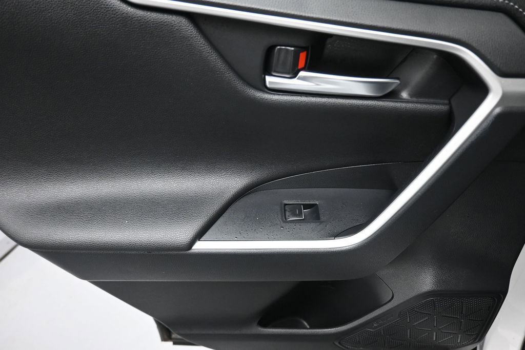 Used 2023 Toyota RAV4 Limited FWD image 33