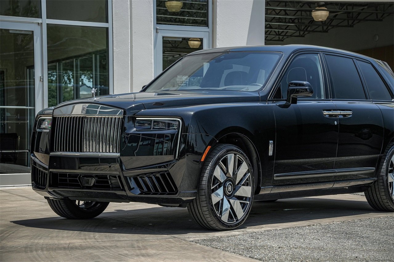 New 2025 Rolls-Royce Cullinan image 13