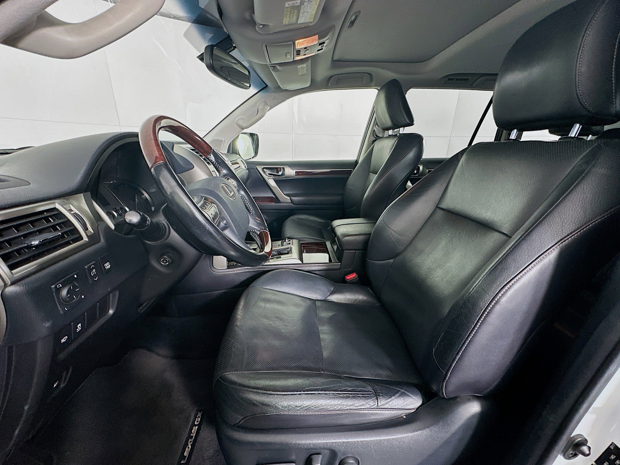 Used 2017 Lexus GX 460 Premium w/ Premium Package image 13