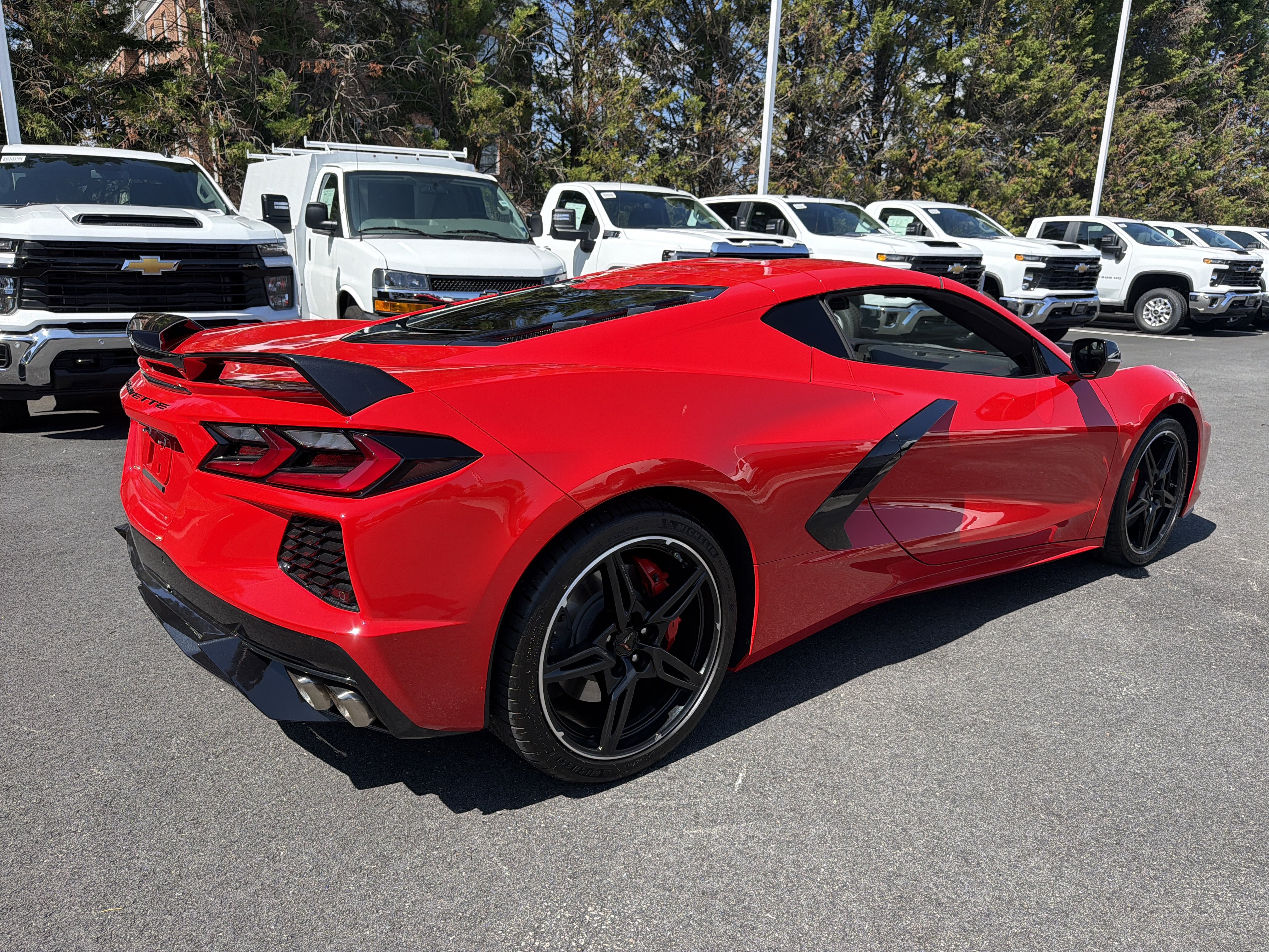 Used 2022 Chevrolet Corvette Stingray Coupe w/ Z51 Performance Package RWD image 10