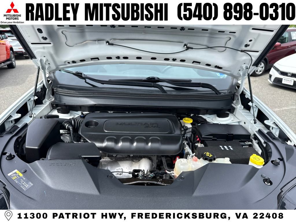 Used 2019 Jeep Cherokee Latitude Plus AWD/4WD image 16