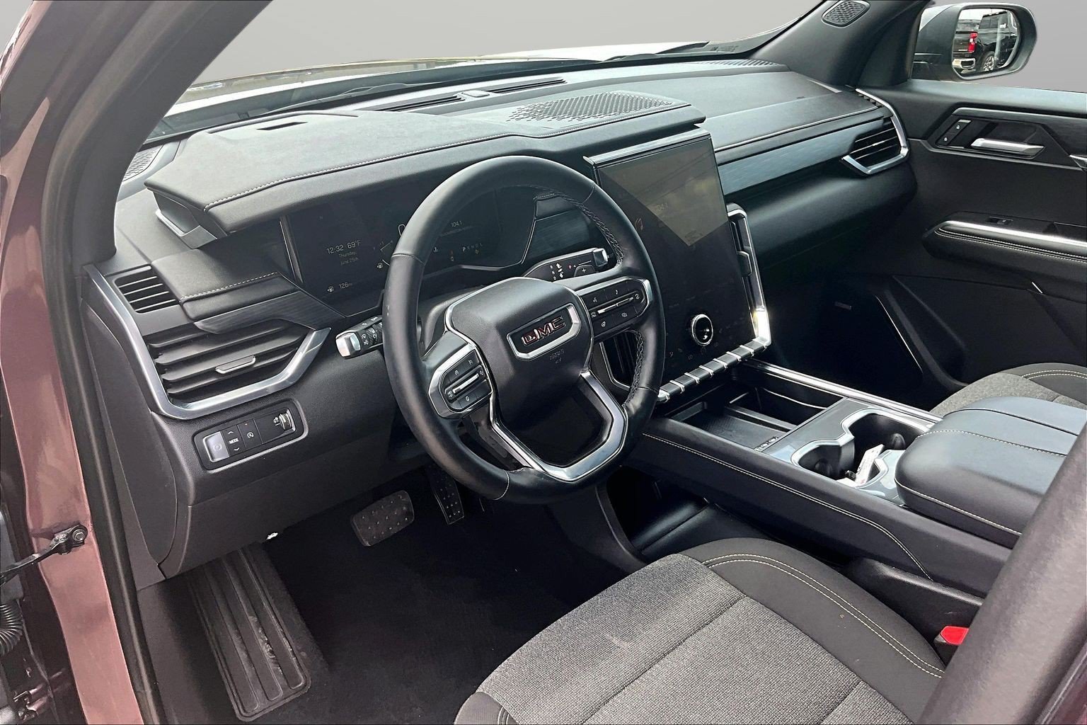 Used 2025 GMC Acadia Elevation FWD image 20