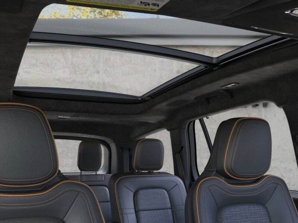 New 2025 Lincoln Aviator Black Label image 44