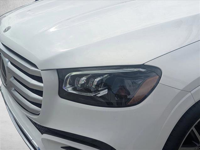 Used 2025 Mercedes-Benz GLS 580 4MATIC image 13