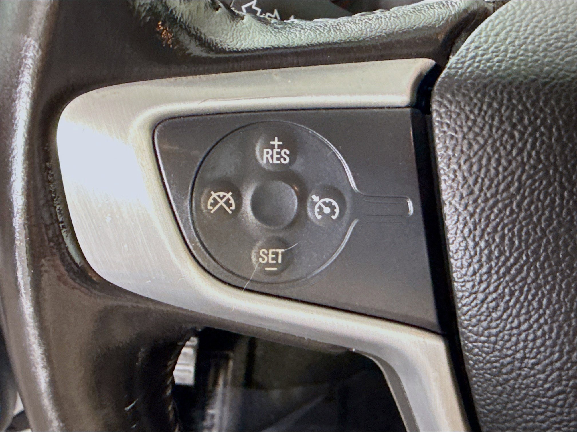 Used 2017 GMC Canyon SLE image 14