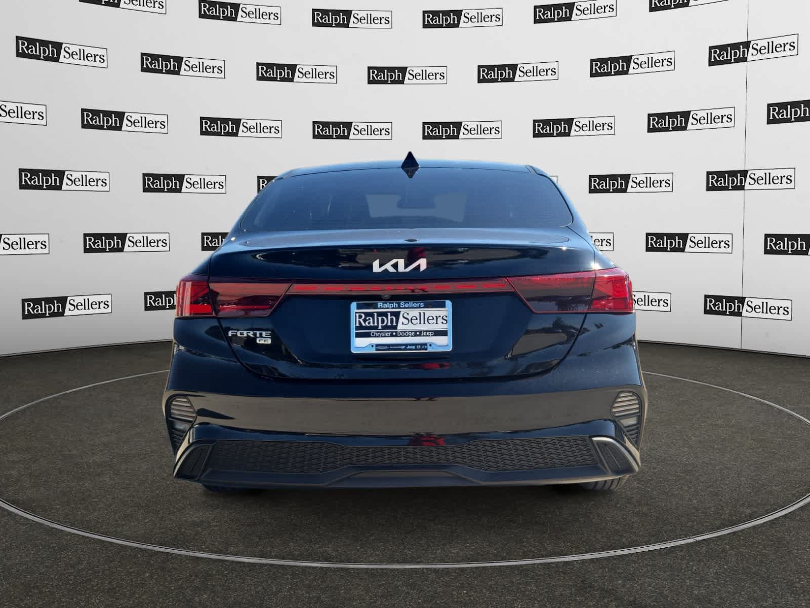 Used 2024 Kia Forte LX FWD image 5
