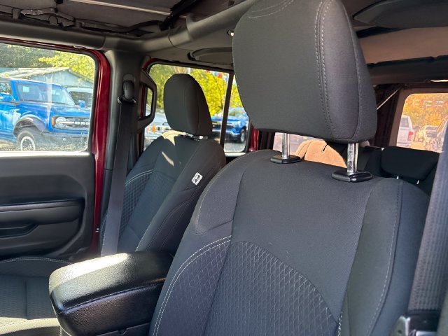 Used 2021 Jeep Wrangler Unlimited Sport AWD/4WD image 9