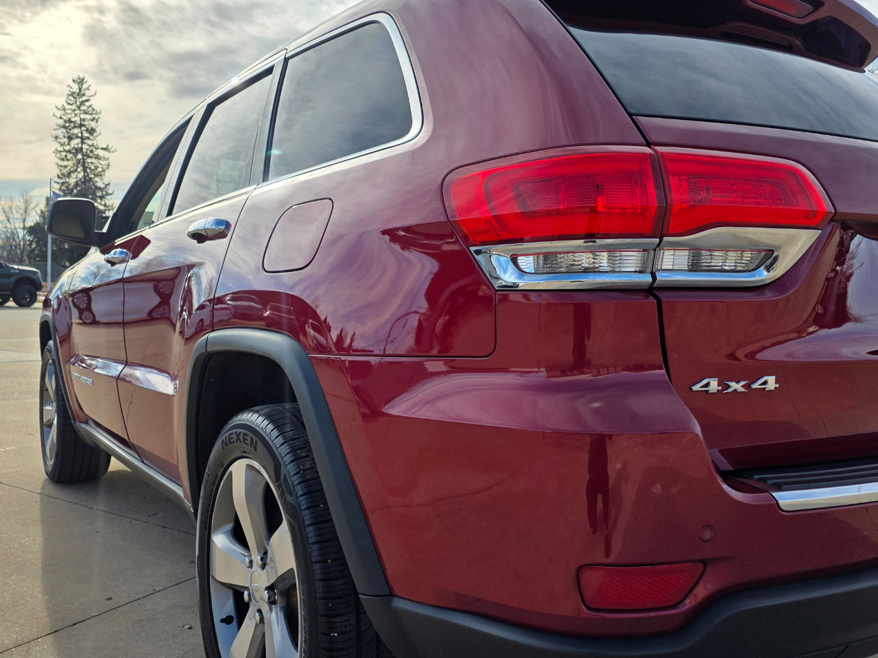 Used 2014 Jeep Grand Cherokee Limited image 18