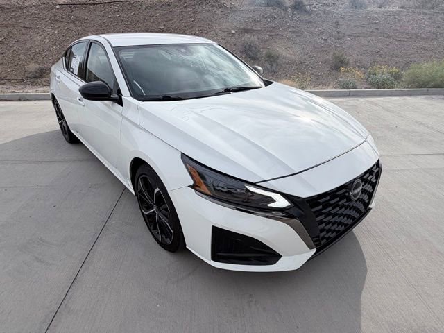 Used 2024 Nissan Altima 2.5 SR image 3