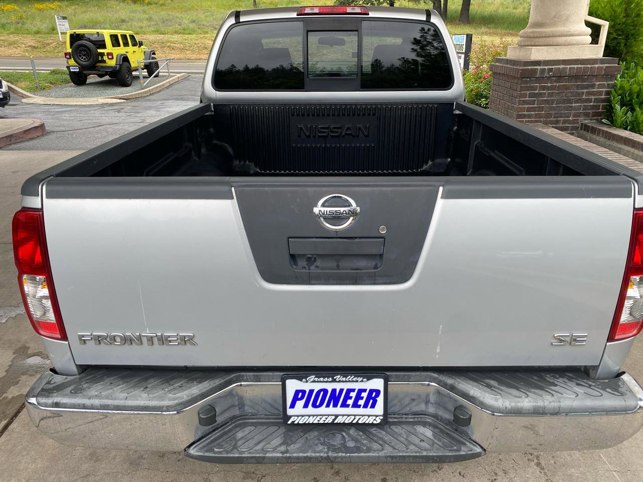Used 2009 Nissan Frontier SE w/ Power Pkg RWD image 4