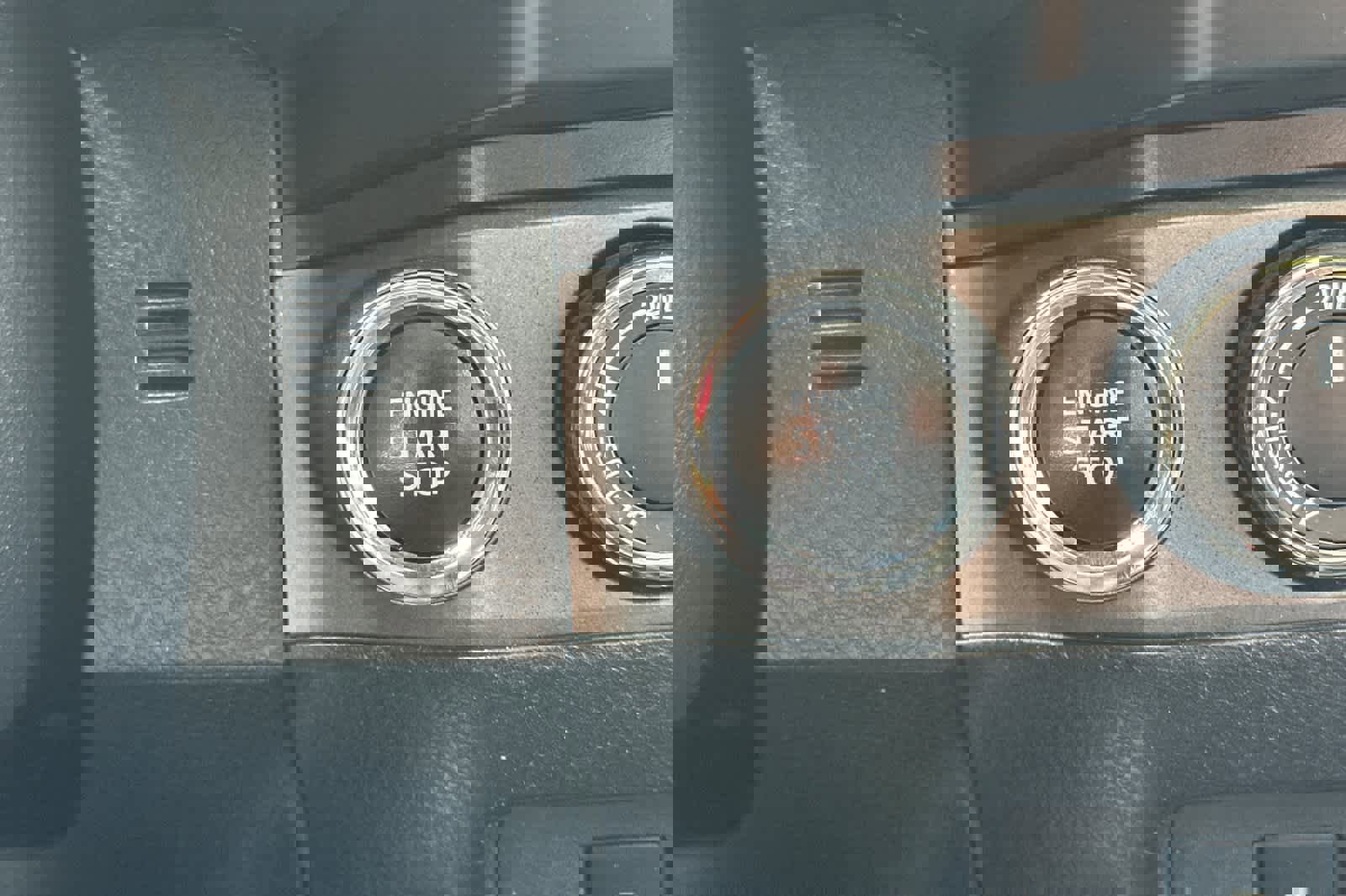 Used 2020 Toyota Tacoma TRD Off-Road w/ TRD Premium Off Road Package AWD/4WD image 22