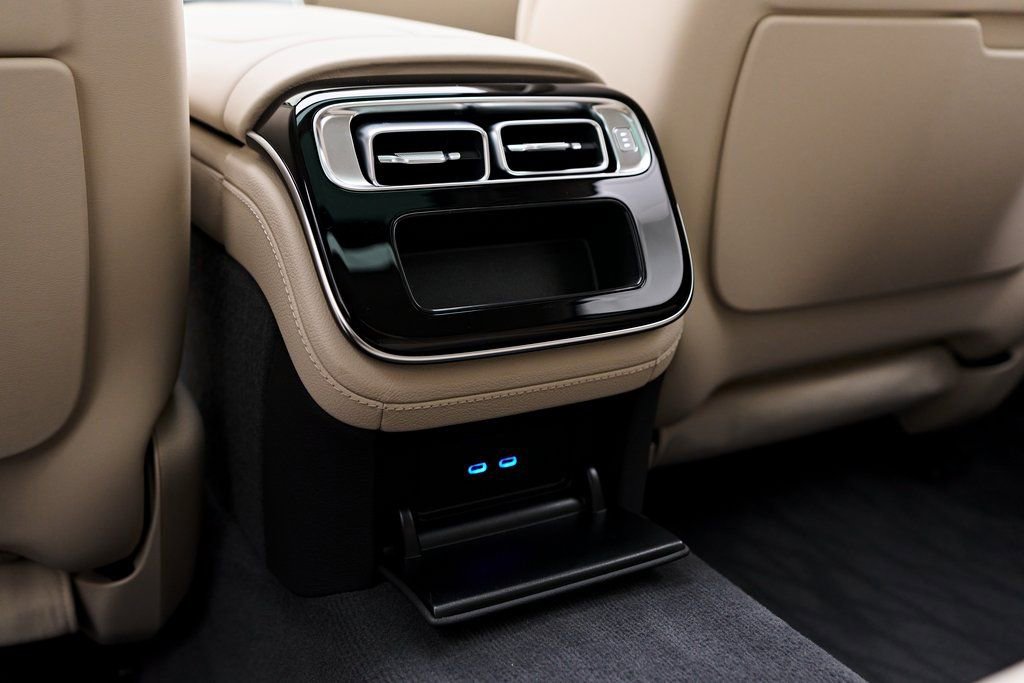 Used 2024 Mercedes-Benz S 580e 4MATIC Sedan image 55