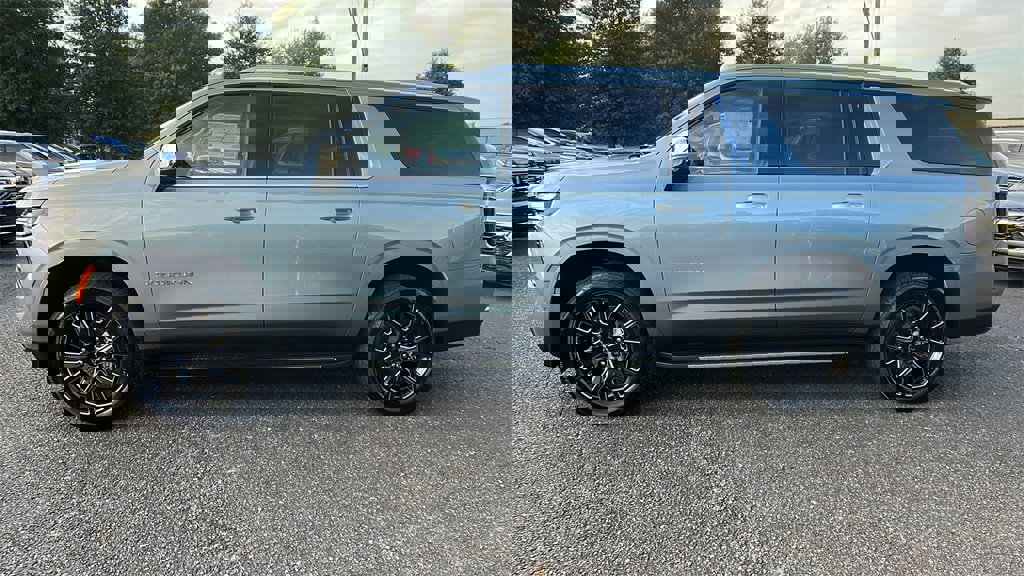 New 2026 Chevrolet Suburban Premier w/ Sun And Tow Package image 8