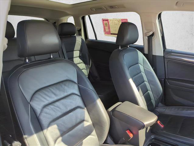 Used 2019 Volkswagen Tiguan SEL Premium w/ 3rd Row Seat Package AWD/4WD image 26