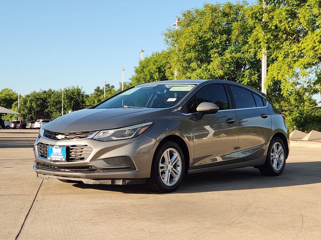 Used 2017 Chevrolet Cruze LT w/ Sun And Sound Package FWD image 3