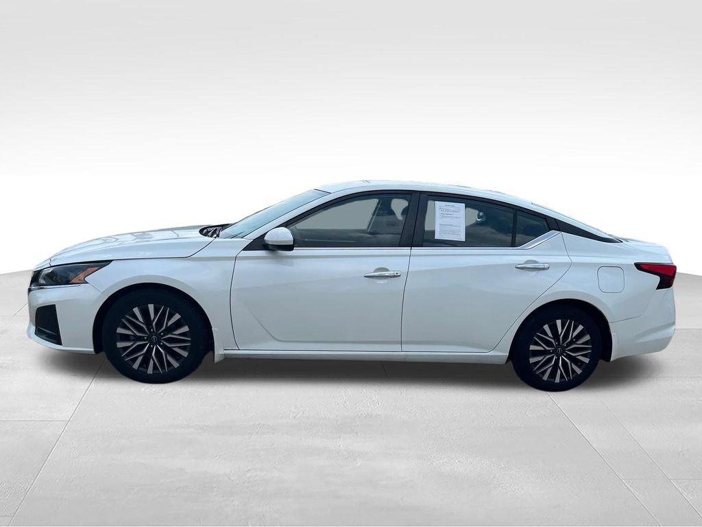 Used 2023 Nissan Altima 2.5 SV FWD video 2